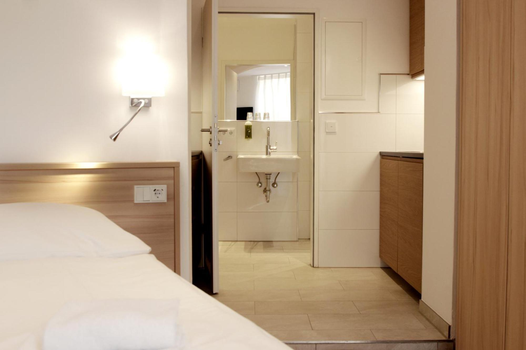 Adria Hotel München